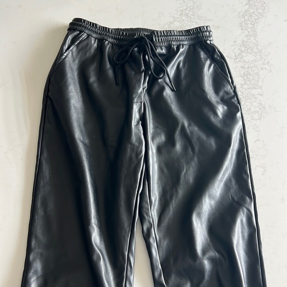 Leather jogger - Picture 3 of 4